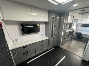 Interior of Paramount Tuff Mudda Combo Shower