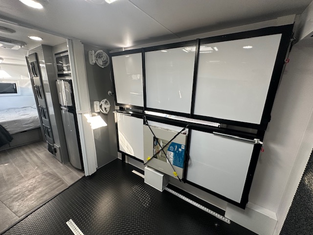 Collapsible screen inside Paramount Tuff Mudda Combo Shower