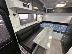 2018 16' Royal Flair Razor XT - living area