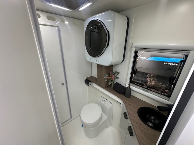 Xseries RV Commander - bathroom