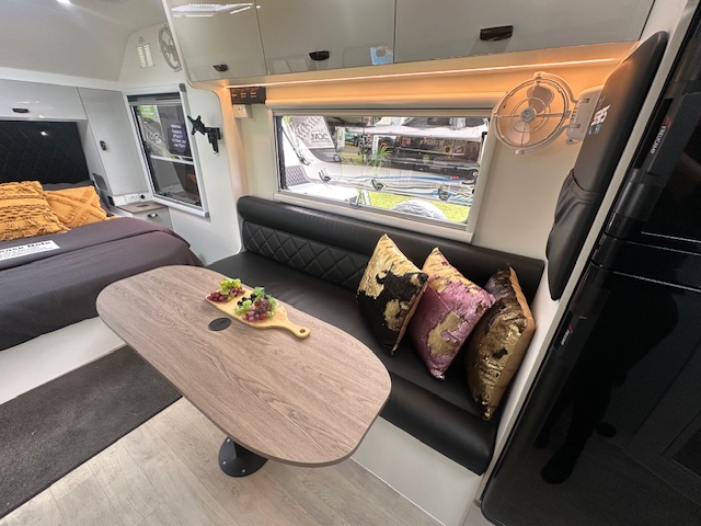 Xseries RV Commander - sitting area