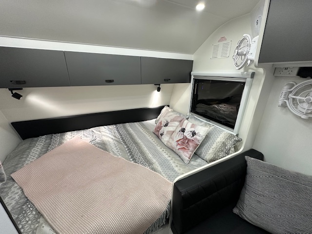 16' XSeries Warrior - double bed