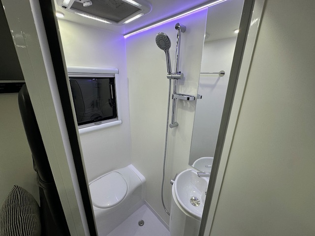 16' XSeries Warrior - bathroom